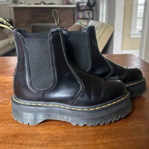 Dr. Martens Shoes, womens size 7, Black, Boots, 2976 QUAD NJ004 AIRWAIR